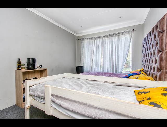 4 BEDROOM FREESTANDING FOR SALE IN WELTEVREDEN PARK